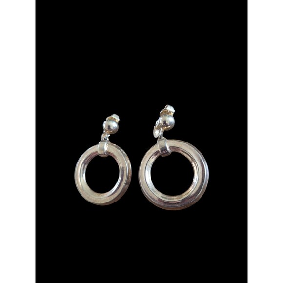 Vintage Signed Trifari Drop Earrings Gold Tone Donut Pierced - Picture 4 of 4